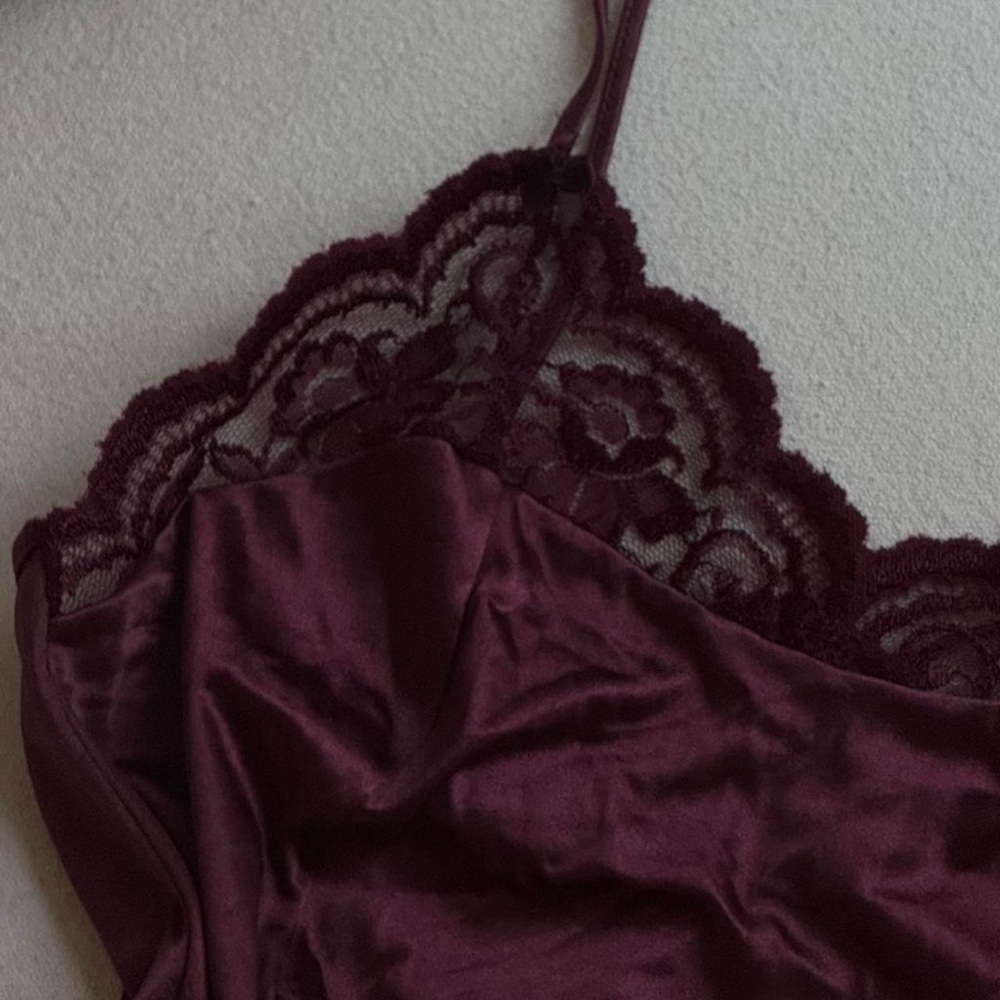 Whimsygoth romantic true vintage wine slip lace trim sexy satin slip - Picture 6 of 8